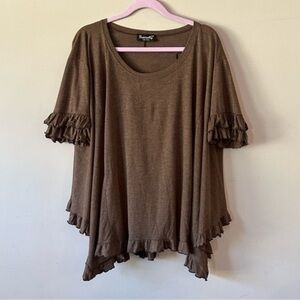 EUC BASICALLY ME BROWN asymmetrical bottom short Sleeves Tee Tunic Size Small